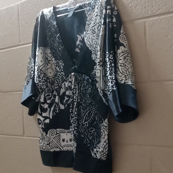 Saint tropez west size 10 bell 3/4 sleeve silky v-neck top - Picture 1 of 3